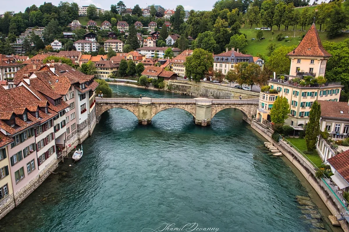 Bern: A city where history flows as gracefully as the Aare River, with allure in every corner!