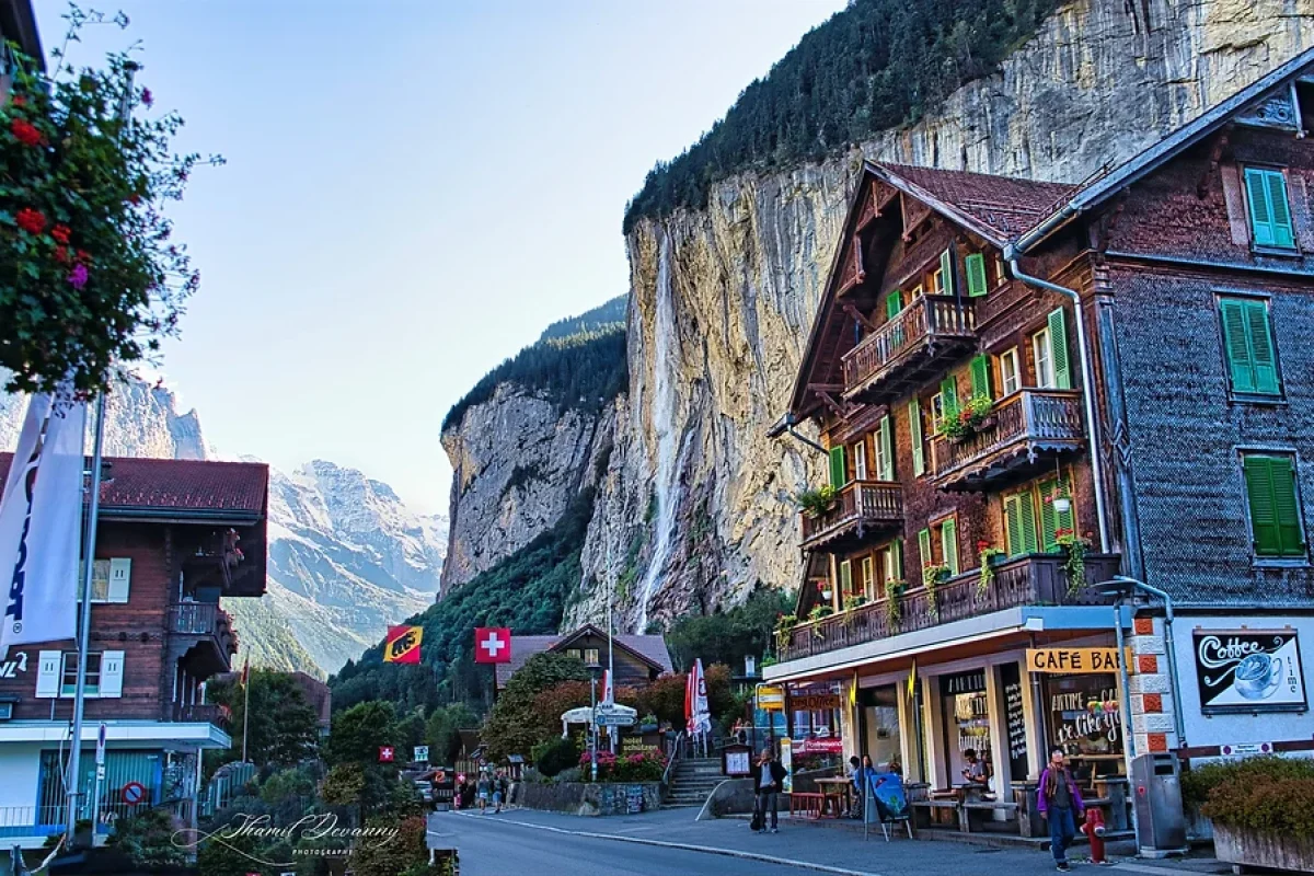 Lauterbrunnen: A picturesque valley of 72 waterfalls, where nature’s beauty cascades down amidst towering cliffs and alpine serenity!